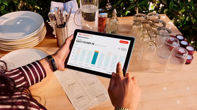 DoorDash 携手 LiveRamp 并推出高级广告格式,升级其商业媒体平台