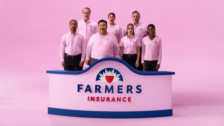 Farmers Insurance 以全粉色品牌重塑翻新经典广告曲