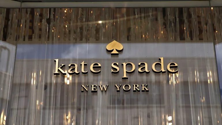Kate Spade 任命新首席营销官,聚焦“重燃魔力”